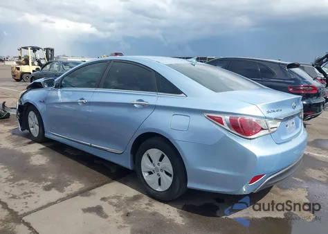 2013 Hyundai Sonata Hybrid из США, поврежденный, VIN KMHEC4A46DA072354